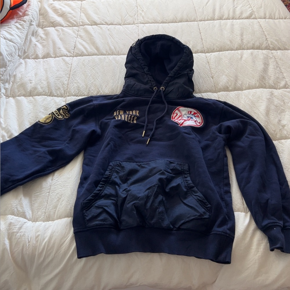 Mitchell & Ness Men’s Yankees Navy Hoodie with Embroidered Patches